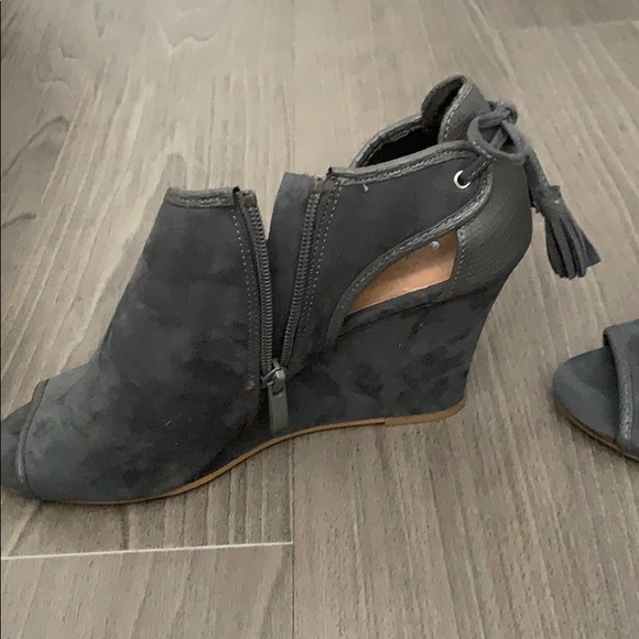 Open toed wedges never worn - Picture 3 of 6